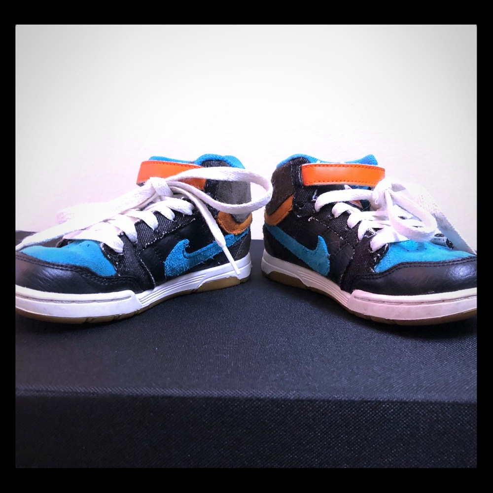 Nike boys size 11 sneakers, 6.0 style hi-top